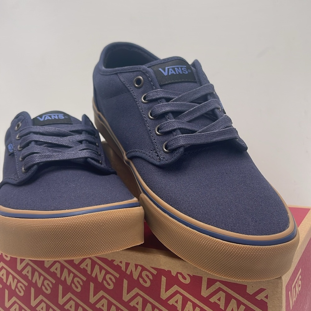 Vans WMNS Blue Canvas Sneakers with Gum Sole Vans Atwood
(12 Oz Canvas) Navy/Gum - Picture 5 of 16